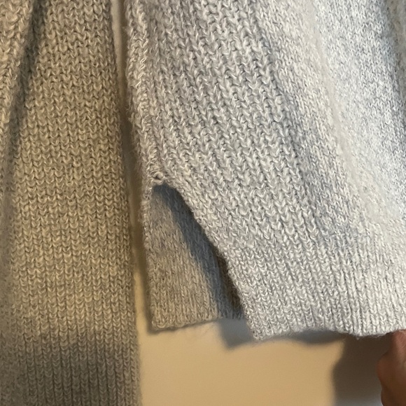 Cozy Gray Turtleneck Cropped Sweater M - Picture 8 of 8